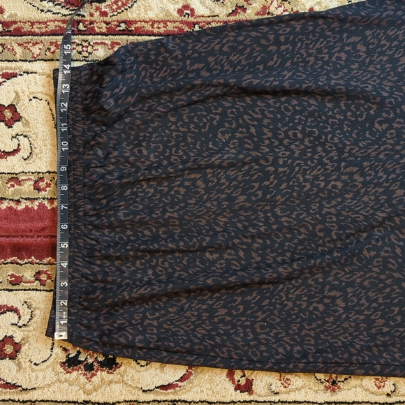 2/40 Vintage 2 piece skirt set w/ subtle leopard print - Picture 7 of 10